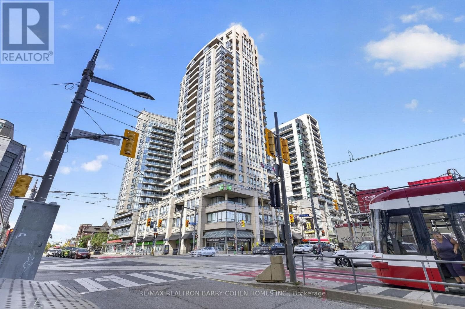1404- 500 St Clair Avenue
