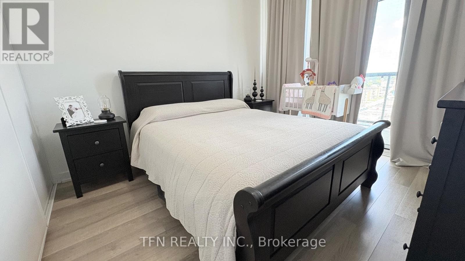 Single Family at 802- 1603 Eglinton Avenue, Toronto (Oakwood Village), Ontario - Photo 5 - RE/MAX Garden City Realty