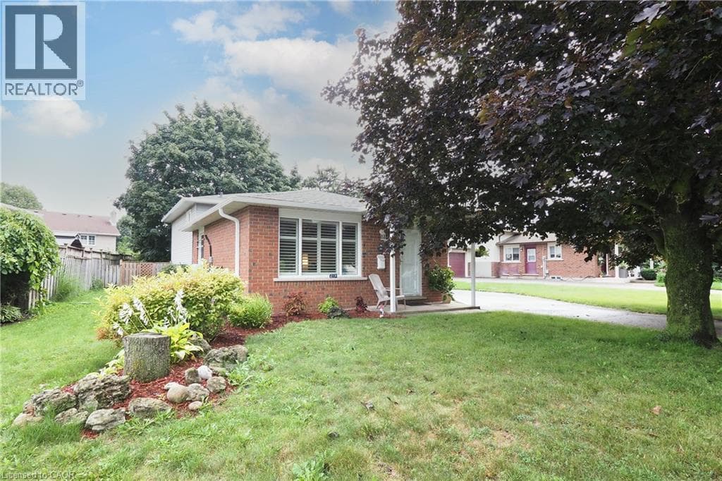 Single Family at 219 FOXHUNT Road, Waterloo, Ontario - Photo 2 - RE/MAX Garden City Realty