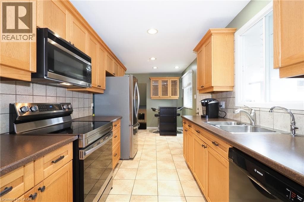 Single Family at 219 FOXHUNT Road, Waterloo, Ontario - Photo 7 - RE/MAX Garden City Realty
