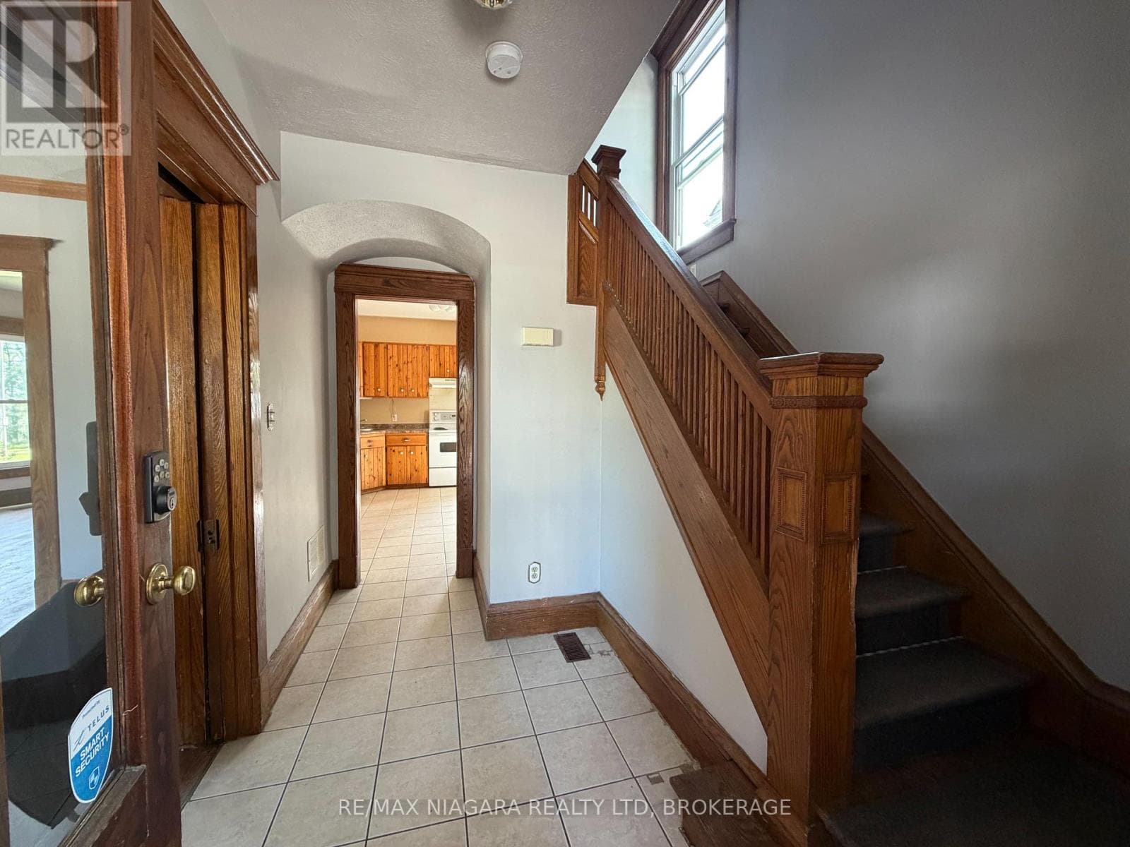Single Family at 4712 Cookman Crescent, Niagara Falls (Downtown), Ontario - Photo 2 - RE/MAX Garden City Realty