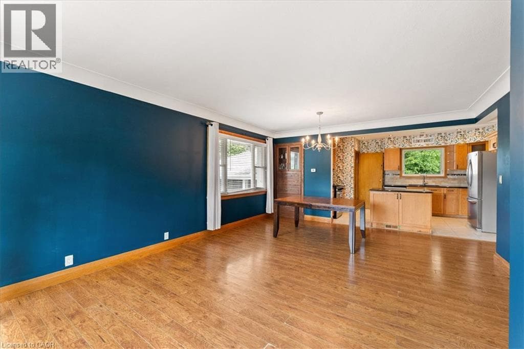 Single Family at 721 BROADWAY, Welland, Ontario - Photo 10 - RE/MAX Garden City Realty