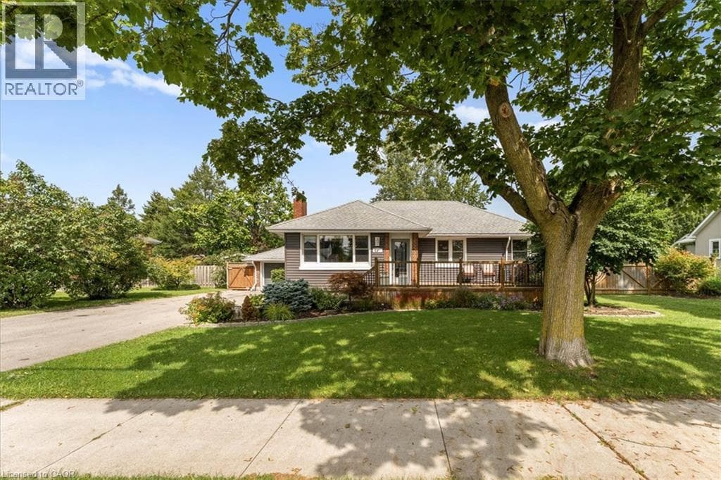 Single Family at 721 BROADWAY, Welland, Ontario - Photo 2 - RE/MAX Garden City Realty