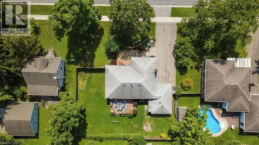 Single Family at 721 BROADWAY, Welland, Ontario - Photo 5 - RE/MAX Garden City Realty