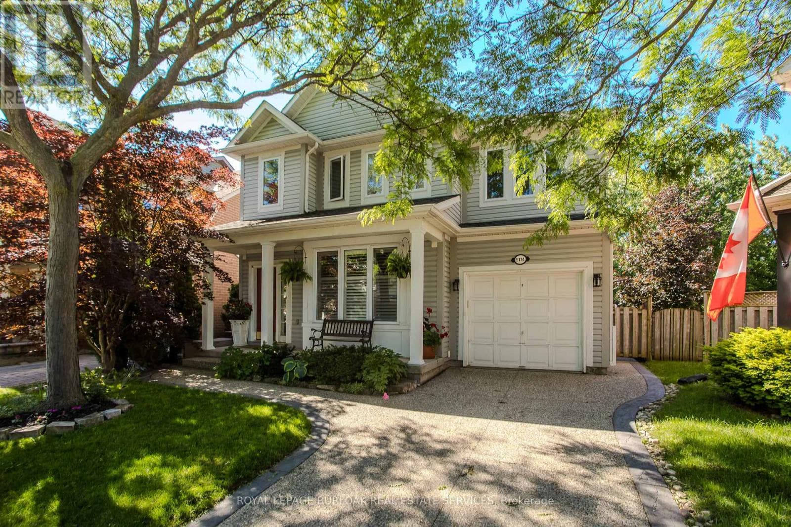 5174 Ravine Crescent