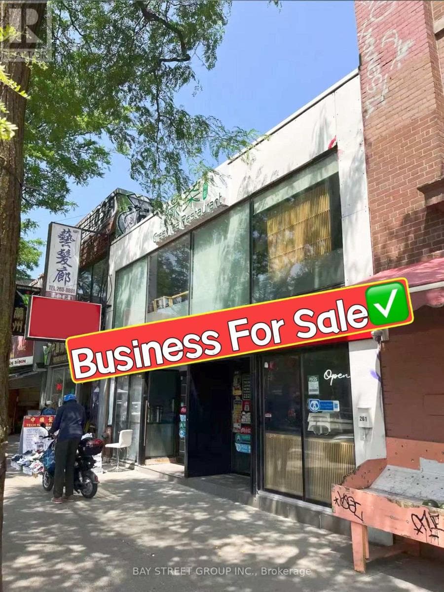 Upper- 261 Spadina Avenue