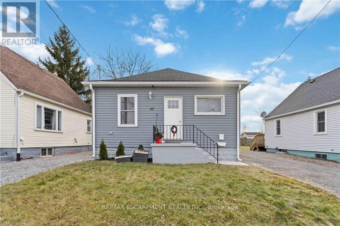 LOWER- 65 Almond Street