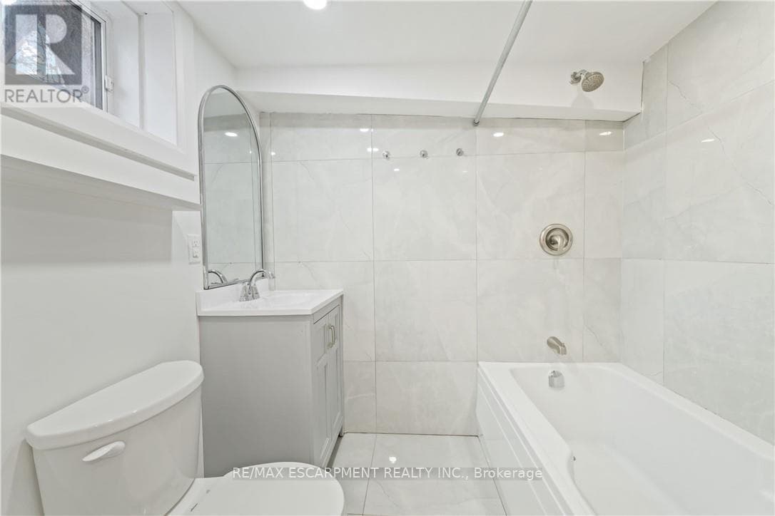 Single Family at LOWER- 65 Almond Street, Welland (Welland Downtown), Ontario - Photo 10 - RE/MAX Garden City Realty