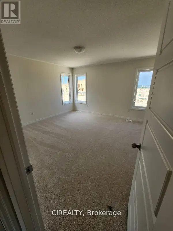 Single Family at 170 William Booth Avenue, Newmarket (Woodland Hill), Ontario - Photo 10 - RE/MAX Garden City Realty
