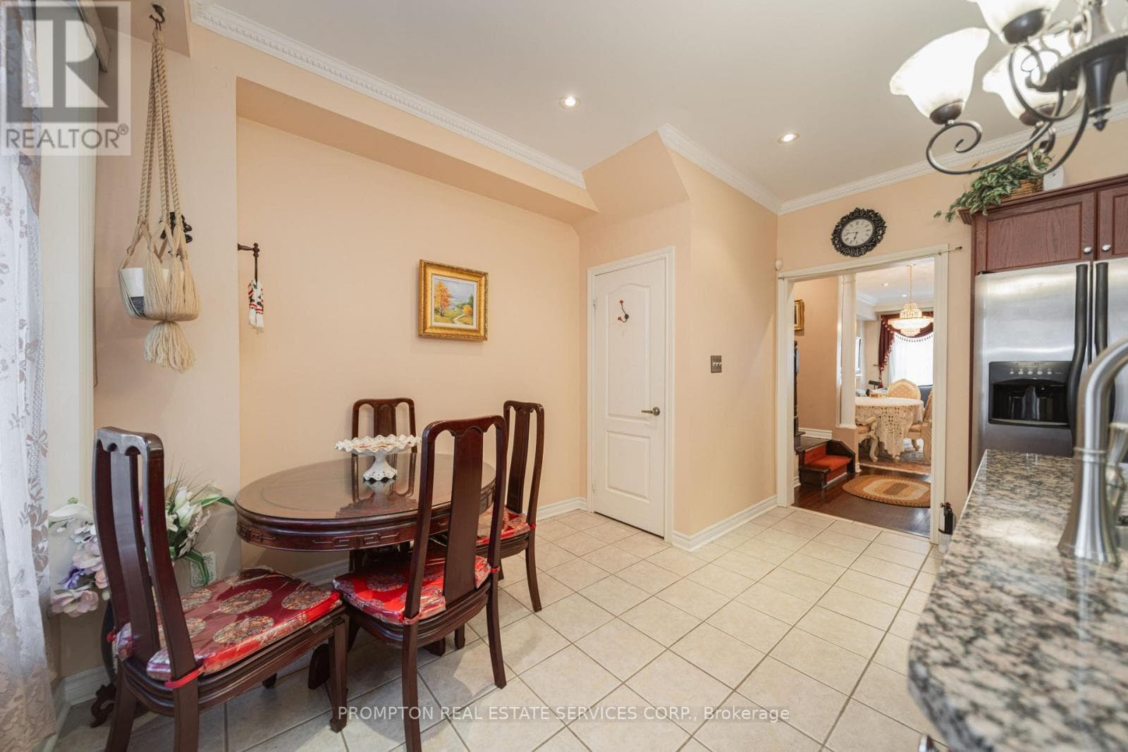 Single Family at 25 Routliffe Lane, Toronto (Newtonbrook West), Ontario - Photo 3 - RE/MAX Garden City Realty
