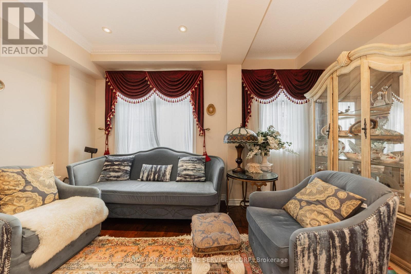Single Family at 25 Routliffe Lane, Toronto (Newtonbrook West), Ontario - Photo 7 - RE/MAX Garden City Realty