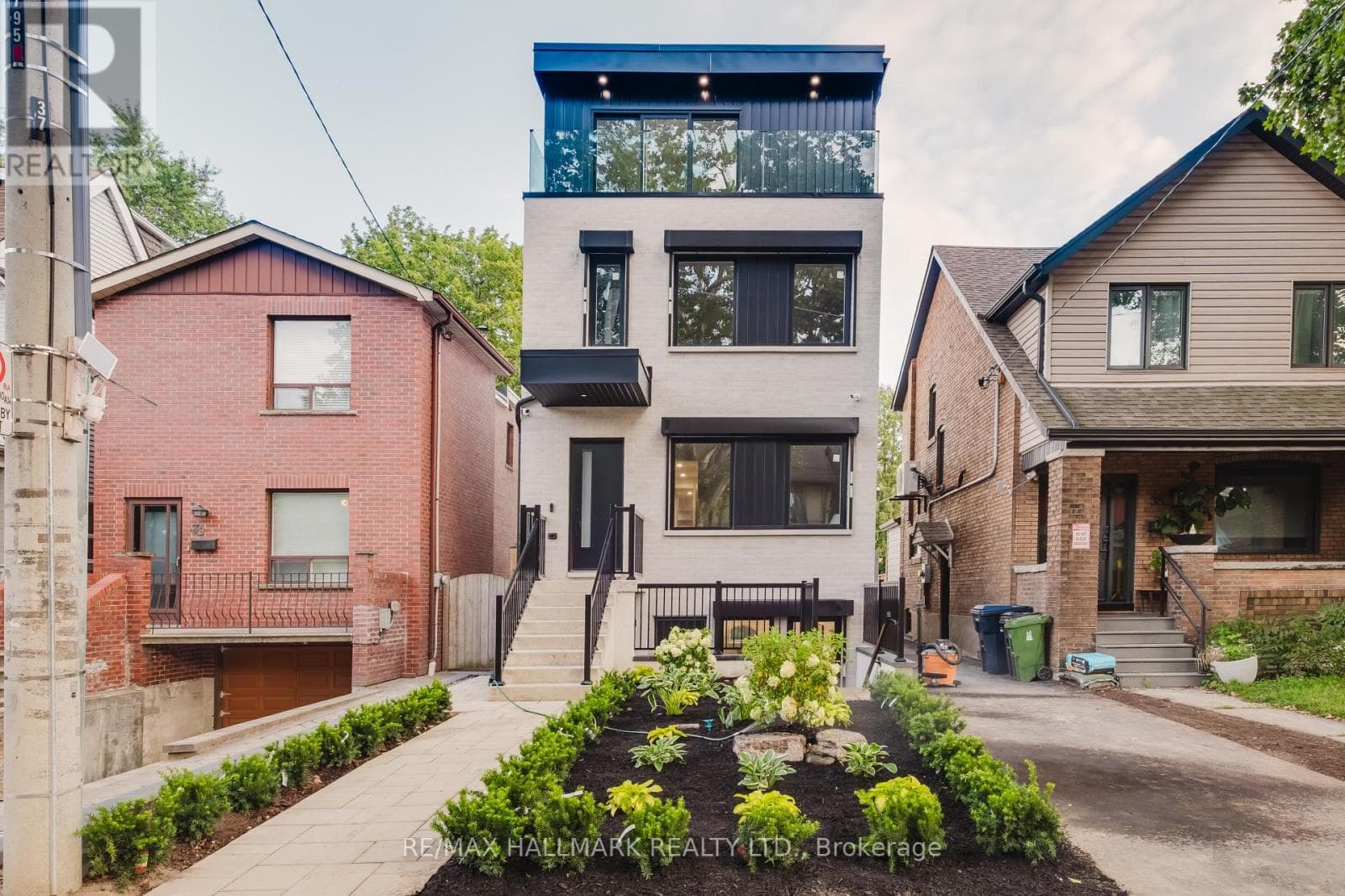 3- 37 MILVERTON Boulevard