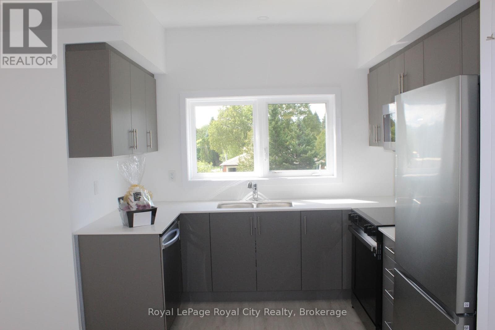Single Family at 34- 42 Lowes Road, Guelph (Clairfields/Hanlon Business Park), Ontario - Photo 7 - RE/MAX Garden City Realty