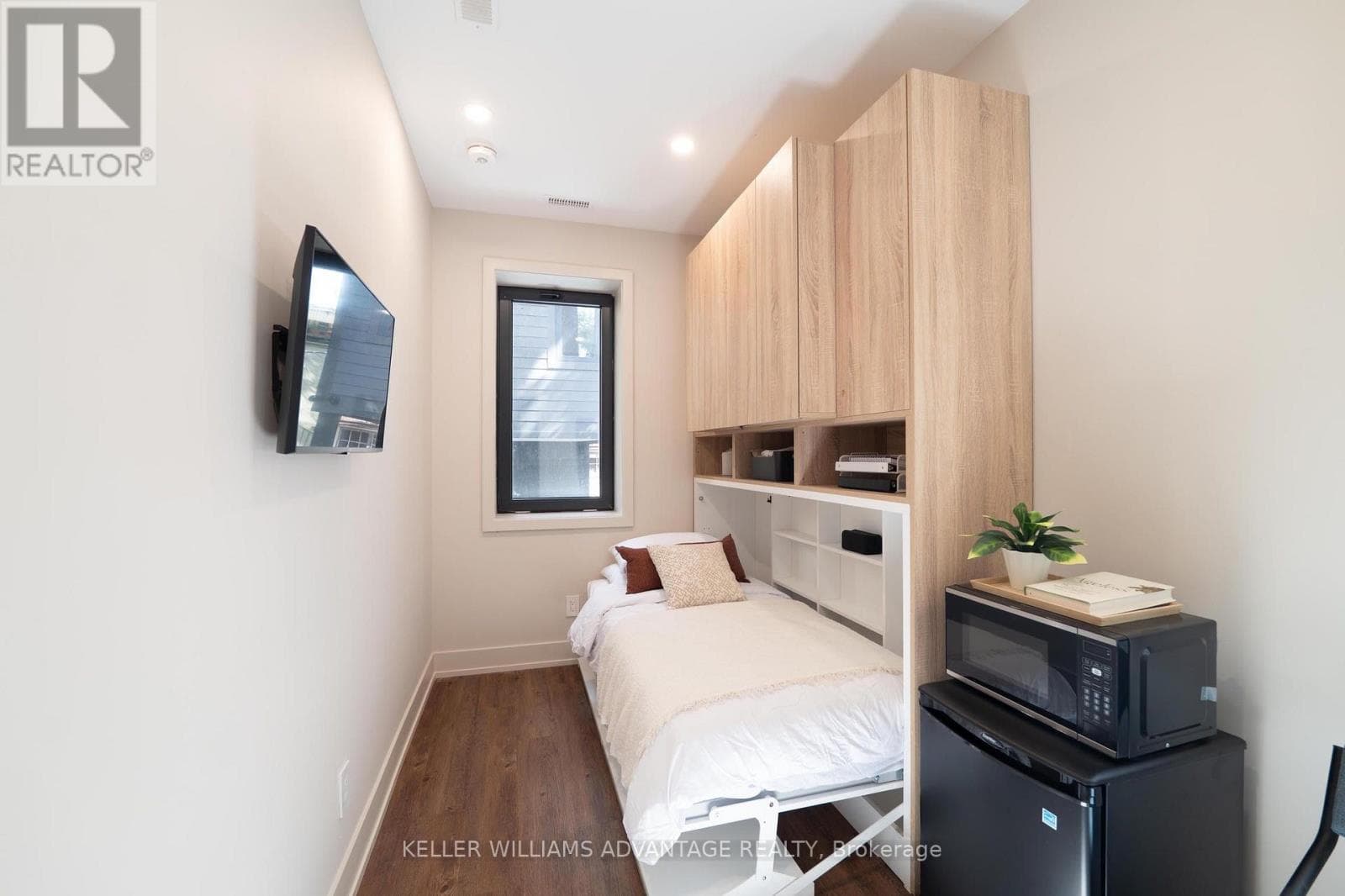 Single Family at 3- 23 Ross Street, Toronto (Kensington-Chinatown), Ontario - Photo 8 - RE/MAX Garden City Realty