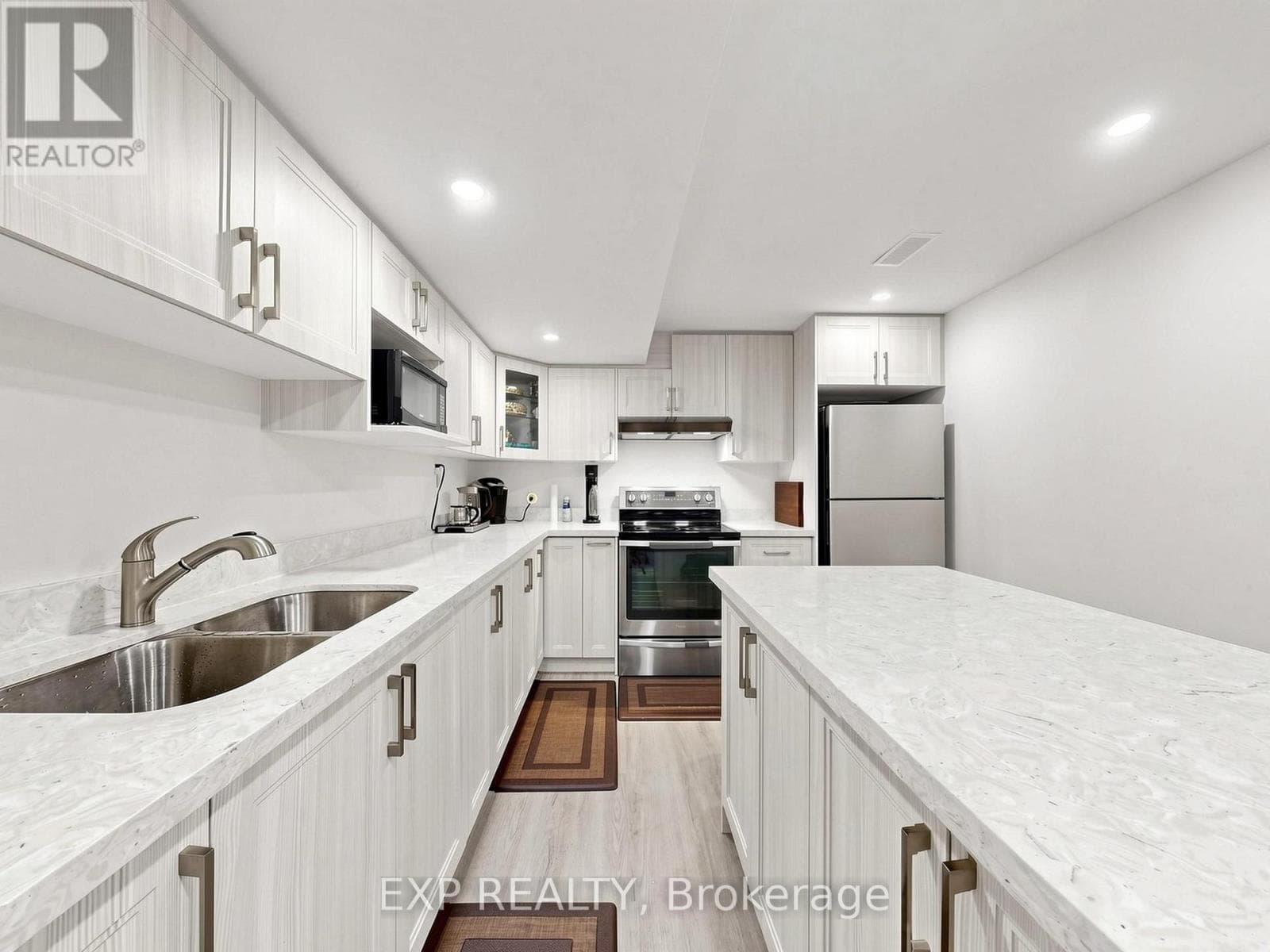 Single Family at Bsmt- 500 Mcgregor Farm Trail, Newmarket (Glenway Estates), Ontario - Photo 6 - RE/MAX Garden City Realty