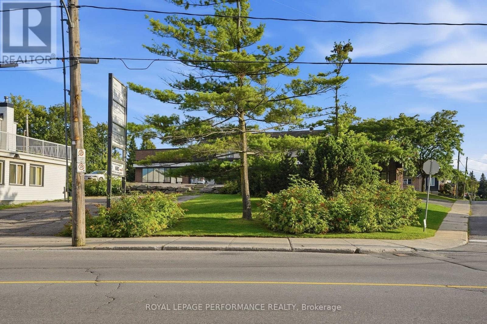 Office at 692 Main Street, Hawkesbury, Ontario - Photo 3 - RE/MAX Garden City Realty