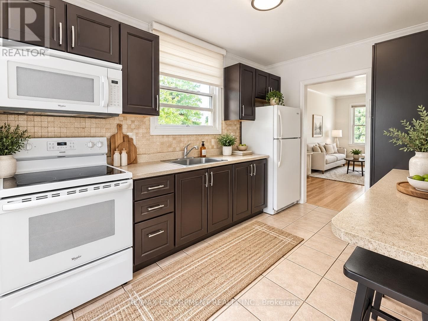 Single Family at 501 UPPER WELLINGTON Street, Hamilton (Inch Park), Ontario - Photo 6 - RE/MAX Garden City Realty