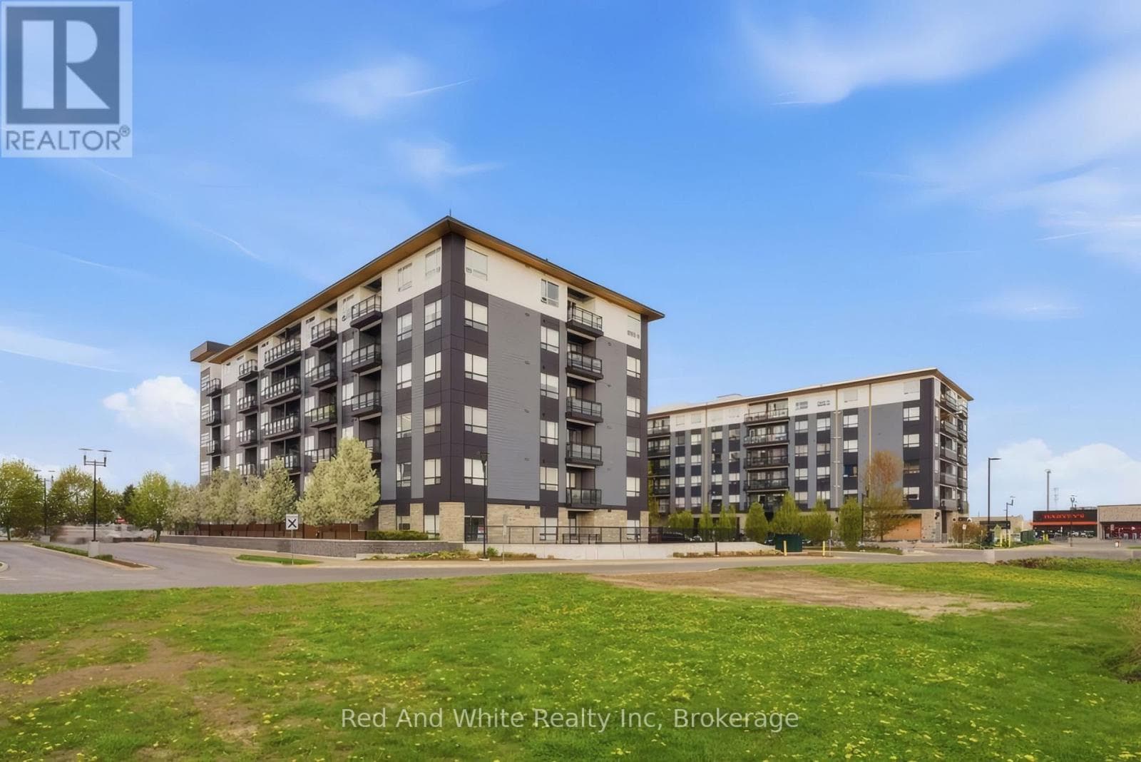 312- 251 NORTHFIELD Drive