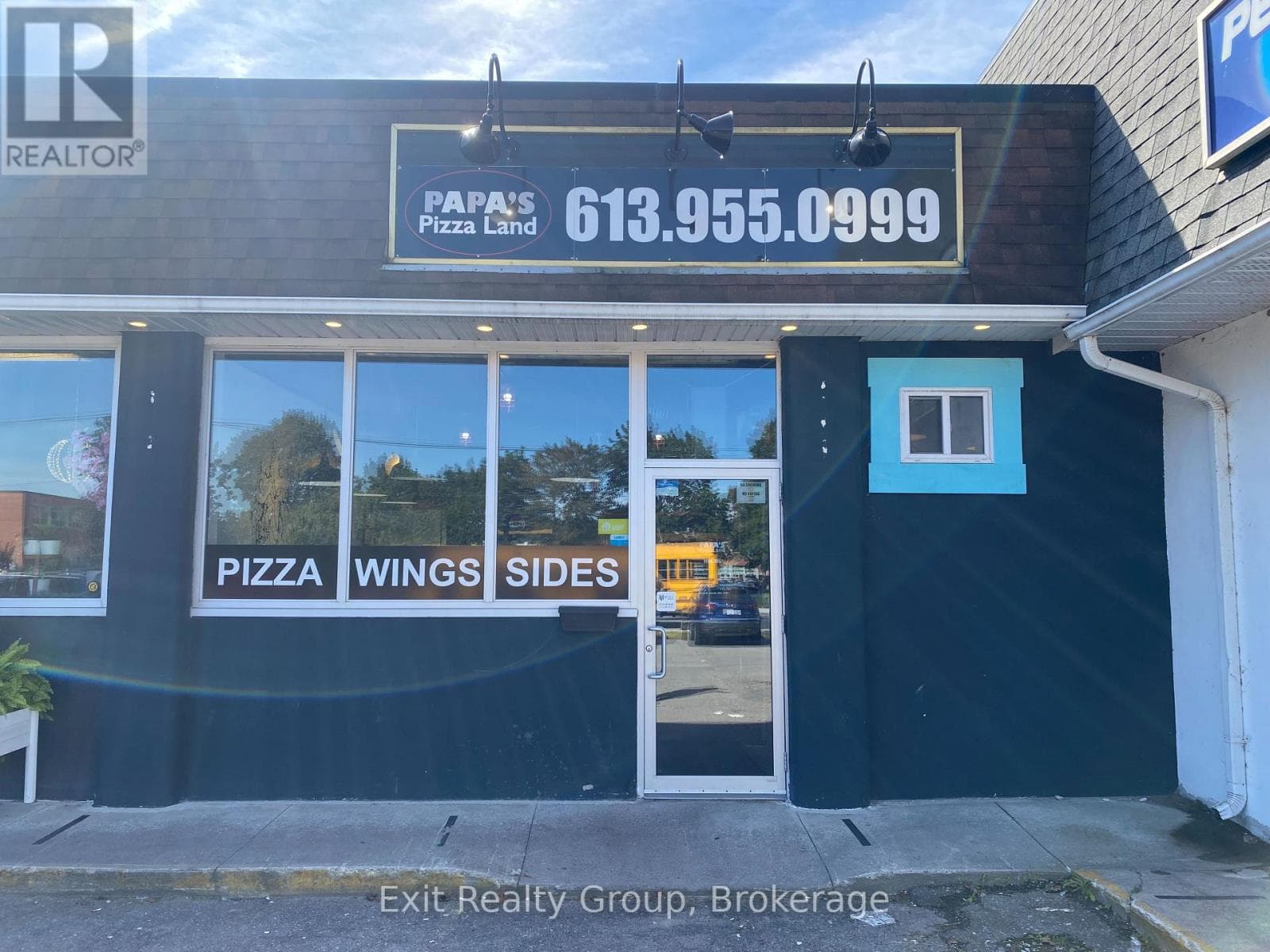 Unit 4- 391 Dundas Street