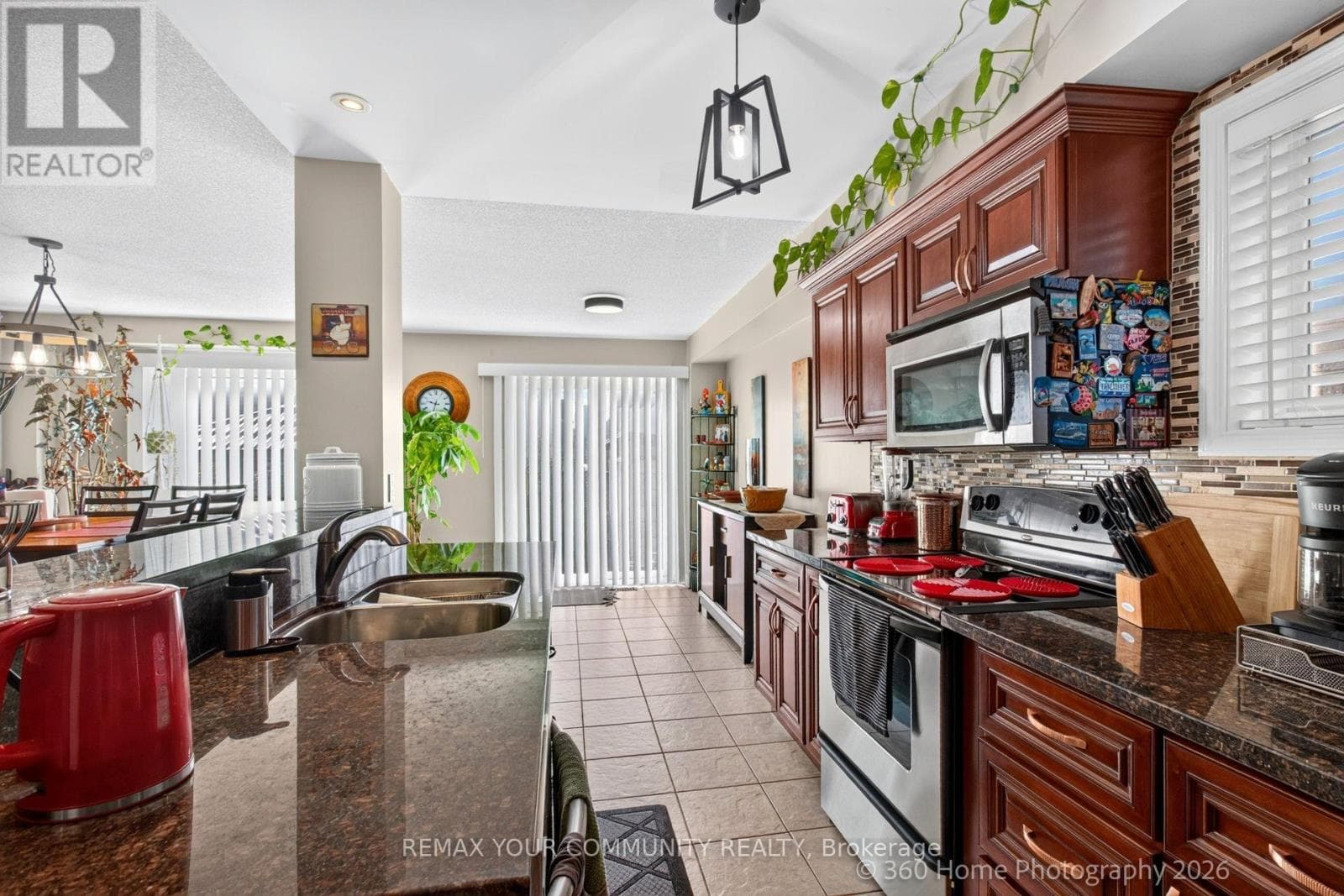Single Family at 1614 Avonmore Square, Pickering (Town Centre), Ontario - Photo 5 - RE/MAX Garden City Realty
