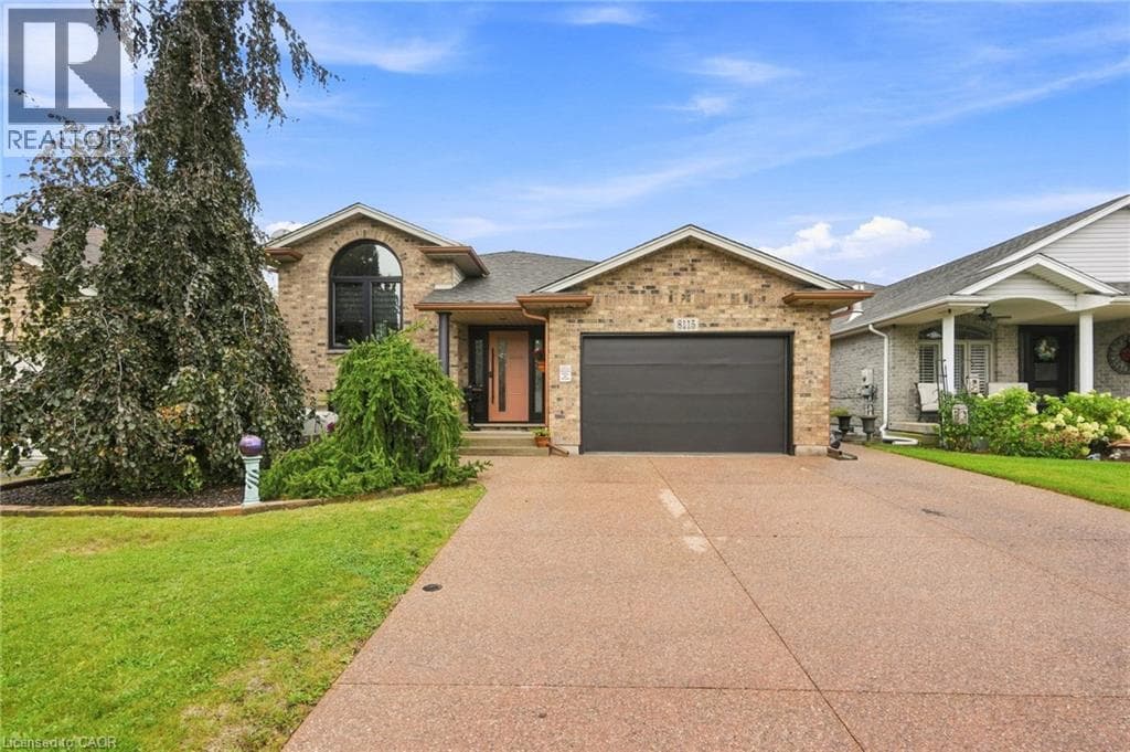 Single Family at 8115 BEAVER GLEN Drive, Niagara Falls, Ontario - Photo 2 - RE/MAX Garden City Realty