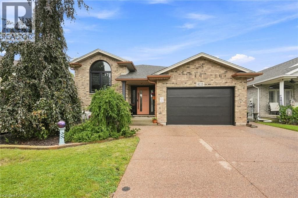 Single Family at 8115 BEAVER GLEN Drive, Niagara Falls, Ontario - Photo 5 - RE/MAX Garden City Realty