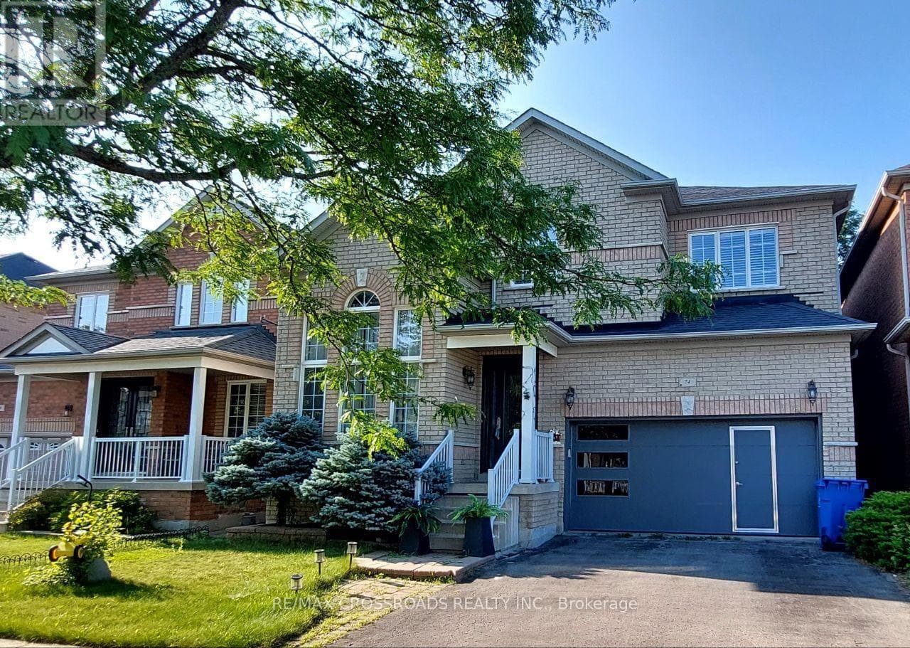 Single Family at Lower- 74 Turnbridge Road, Aurora (Bayview Wellington), Ontario - Photo 2 - RE/MAX Garden City Realty