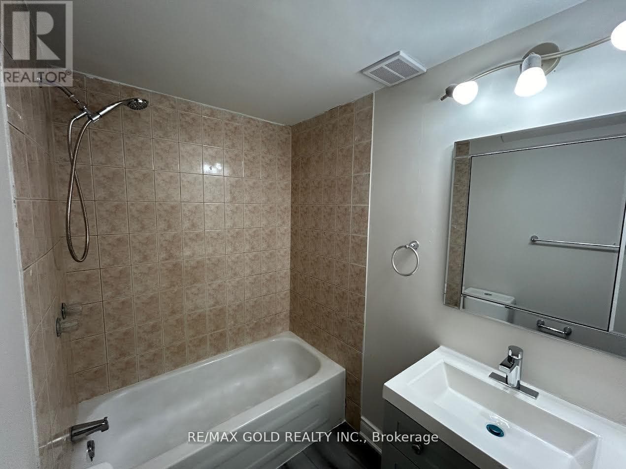 Single Family at Bsmt- 1028 Fernandez Drive, Mississauga (East Credit), Ontario - Photo 5 - RE/MAX Garden City Realty