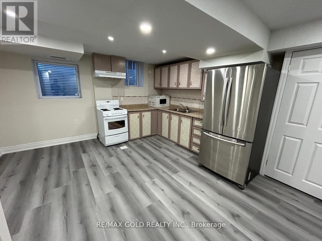 Single Family at Bsmt- 1028 Fernandez Drive, Mississauga (East Credit), Ontario - Photo 9 - RE/MAX Garden City Realty
