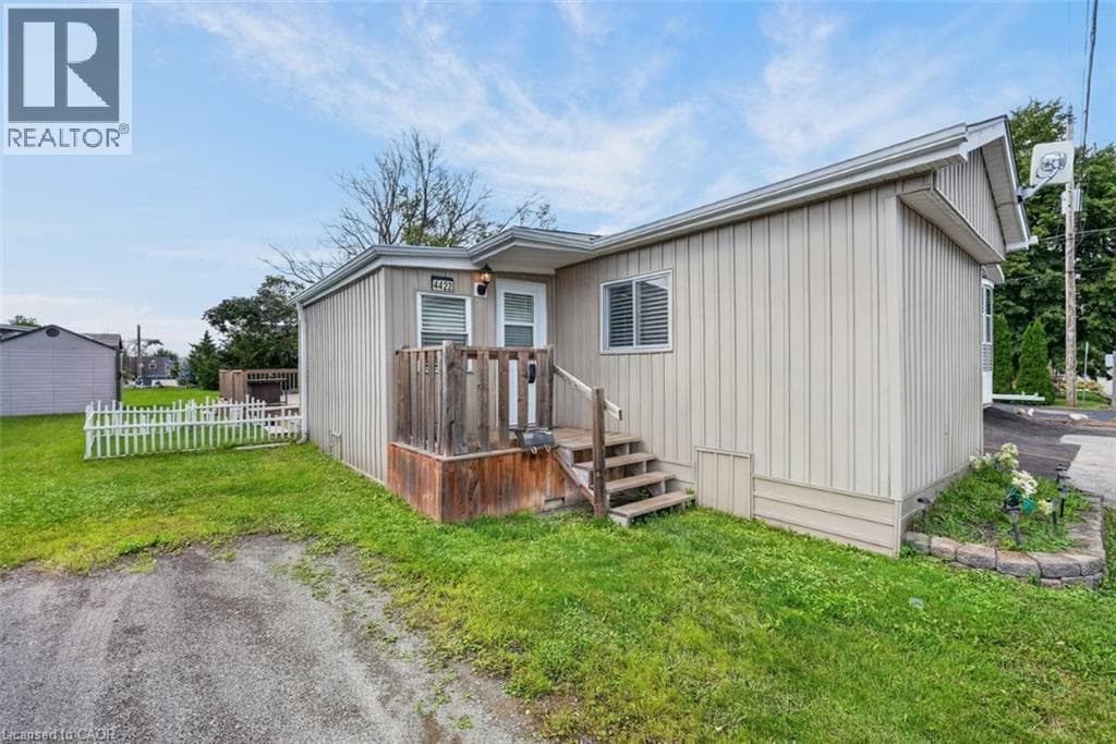 Single Family at 4422 TIMOTHY Lane, Beamsville, Ontario - Photo 2 - RE/MAX Garden City Realty