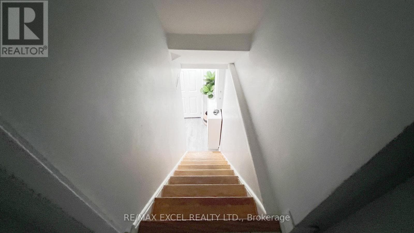 Single Family at Bsmt- 102 Galbraith Crescent, Markham (Milliken Mills East), Ontario - Photo 4 - RE/MAX Garden City Realty