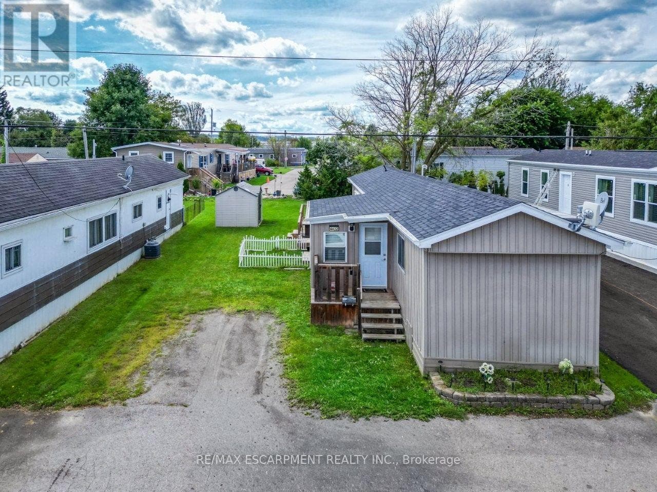 4422 Timothy Lane