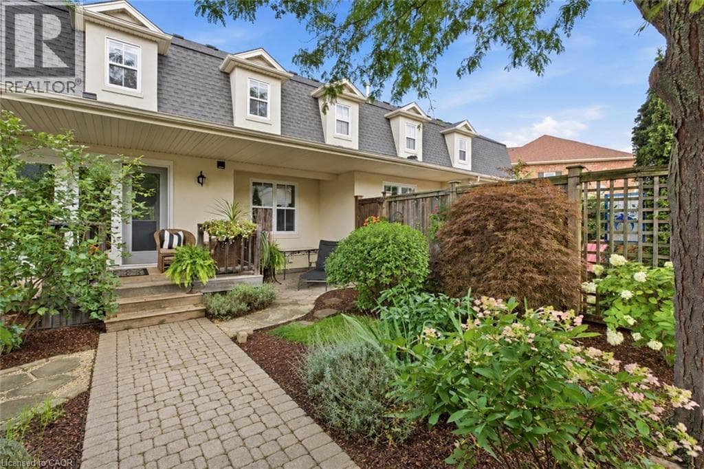 Single Family at 25 BALMORAL Drive, Niagara-on-the-Lake, Ontario - Photo 4 - RE/MAX Garden City Realty