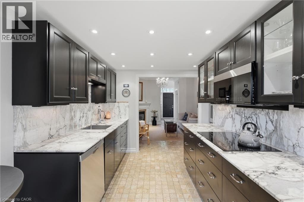 Single Family at 25 BALMORAL Drive, Niagara-on-the-Lake, Ontario - Photo 7 - RE/MAX Garden City Realty