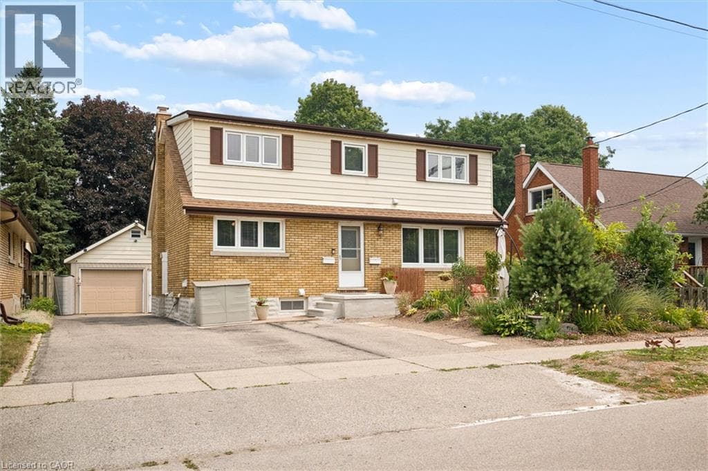 Single Family at 476 PROSPECT Avenue, Kitchener, Ontario - Photo 2 - RE/MAX Garden City Realty