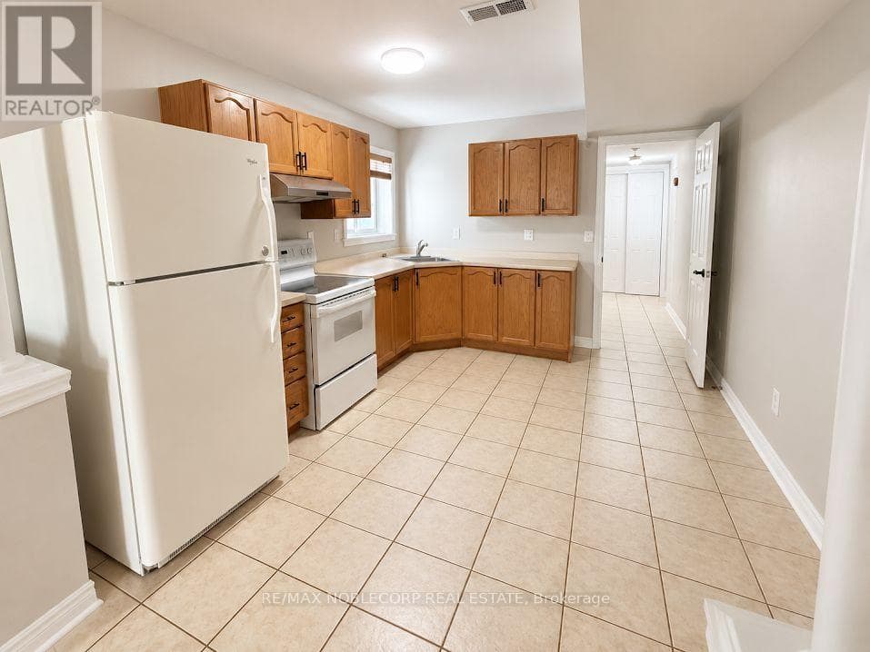 Single Family at 67 Macbride Crescent, Vaughan (Maple), Ontario - Photo 5 - RE/MAX Garden City Realty