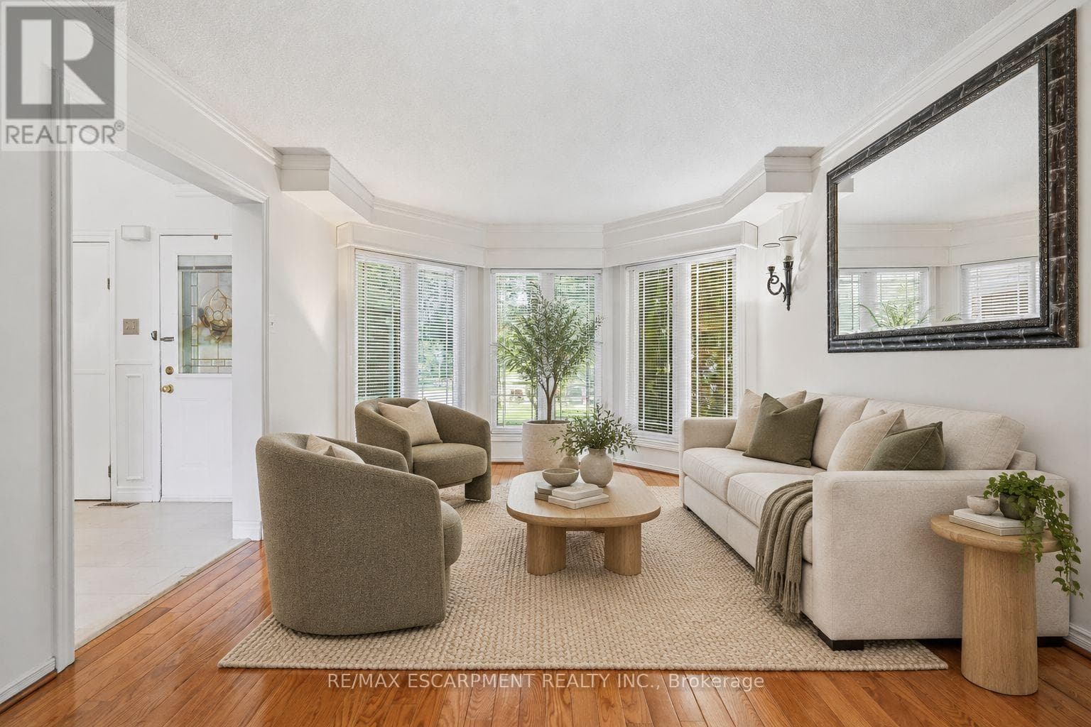 Single Family at 1058 Glenbrook Avenue, Oakville (WC Wedgewood Creek), Ontario - Photo 10 - RE/MAX Garden City Realty
