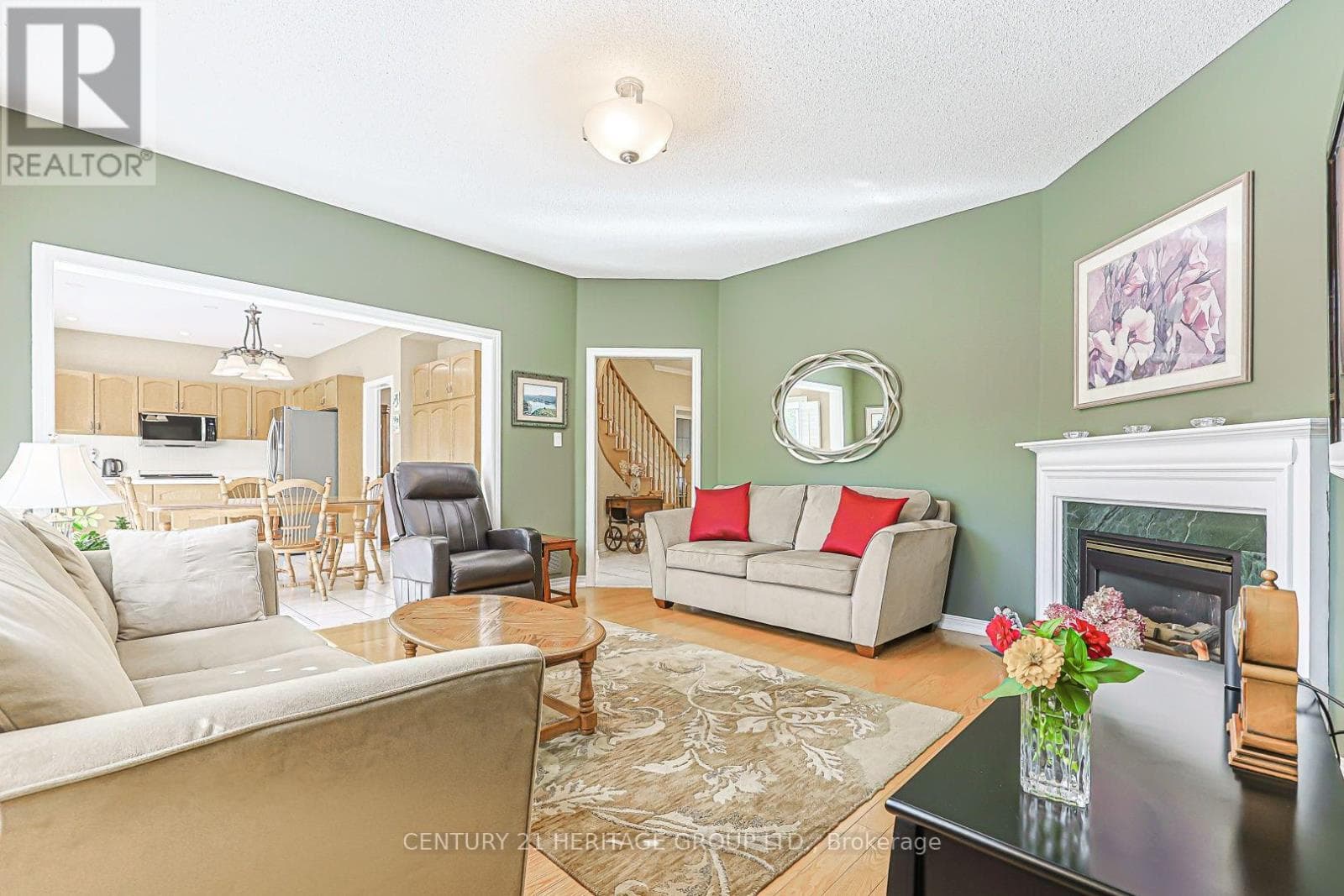 Single Family at 397 Renzius Court, Newmarket (Gorham-College Manor), Ontario - Photo 7 - RE/MAX Garden City Realty