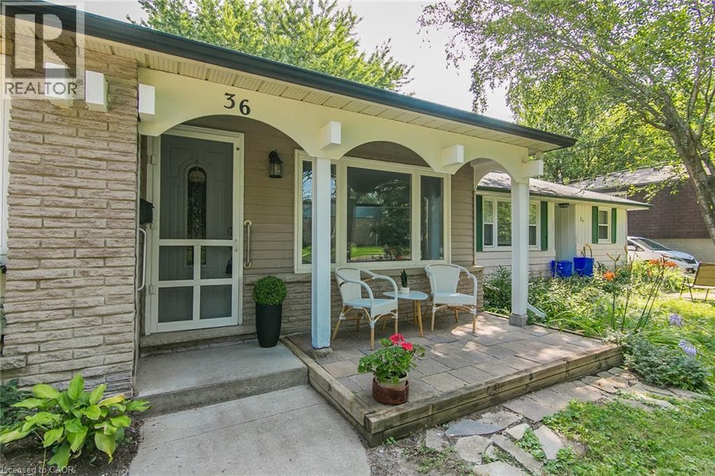 Single Family at 36 AMOS Avenue, Waterloo, Ontario - Photo 6 - RE/MAX Garden City Realty