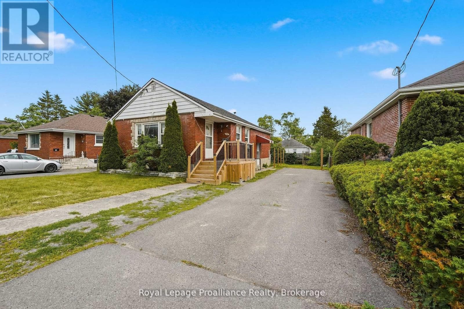 Single Family at 355 Bridge Street, Belleville (Thurlow Ward), Ontario - Photo 3 - RE/MAX Garden City Realty