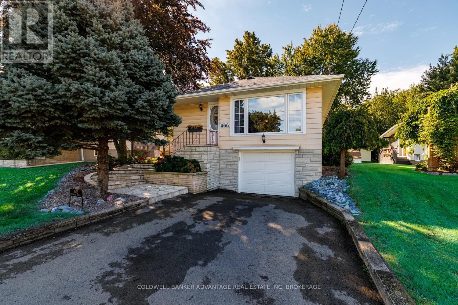 466 Sugarloaf Street
