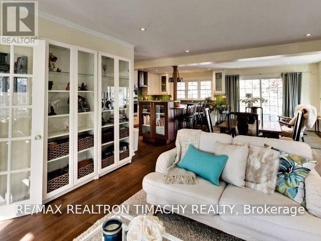 Single Family at 61 Thirty Seventh Street, Toronto (Long Branch), Ontario - Photo 5 - RE/MAX Garden City Realty