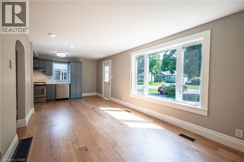 Single Family at 43 GHENT Street, St. Catharines, Ontario - Photo 9 - RE/MAX Garden City Realty