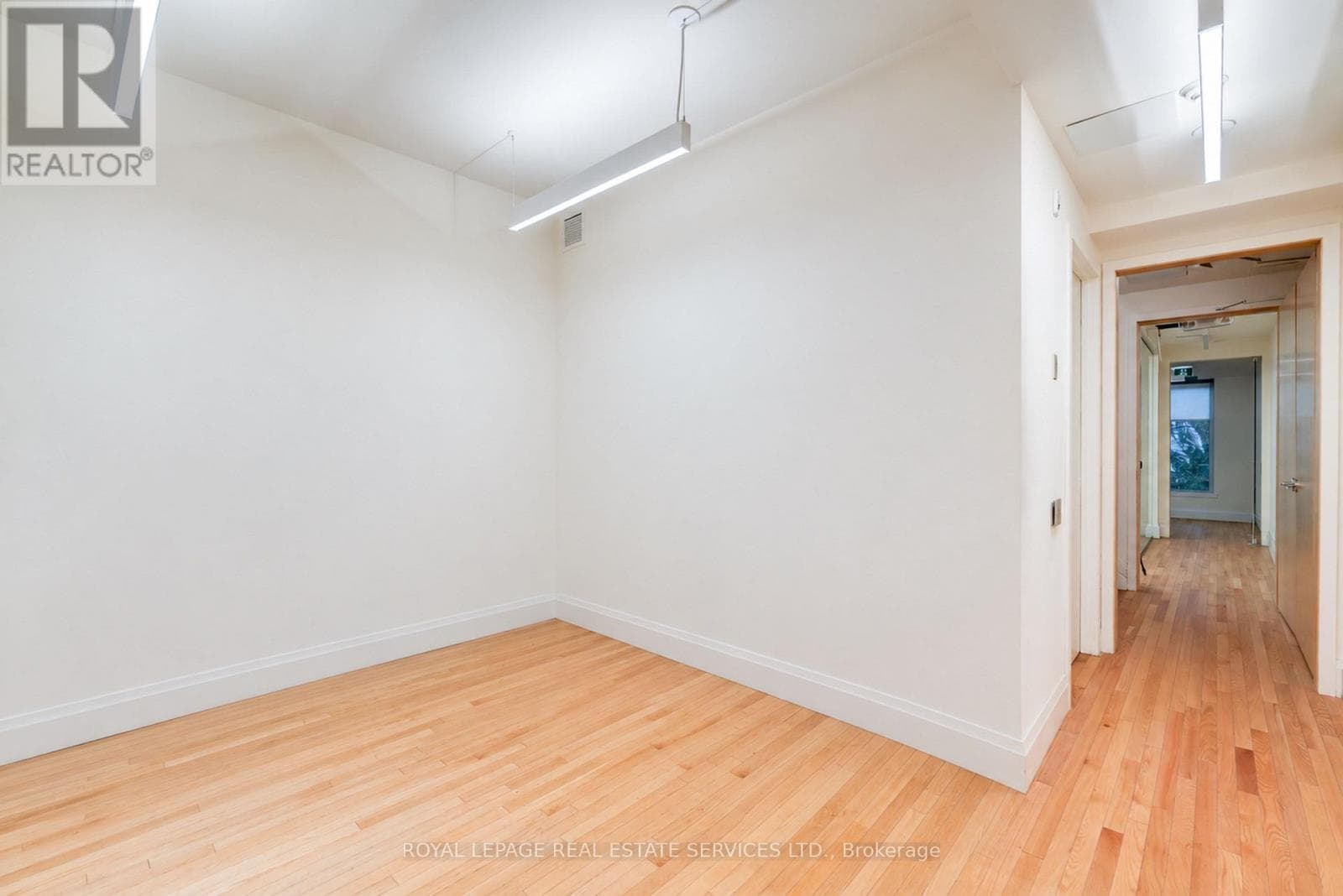 Office at 54 1/2 ST PATRICK Street, Toronto (Kensington-Chinatown), Ontario - Photo 2 - RE/MAX Garden City Realty