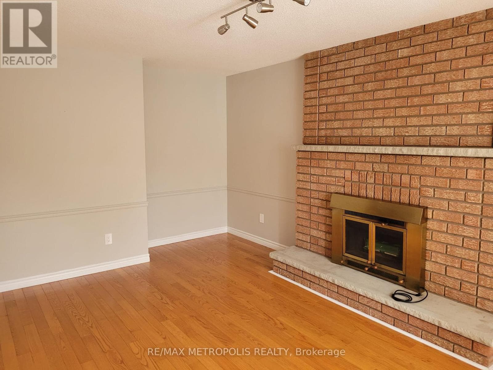 Single Family at 83 Windrush Trail, Toronto (Highland Creek), Ontario - Photo 3 - RE/MAX Garden City Realty