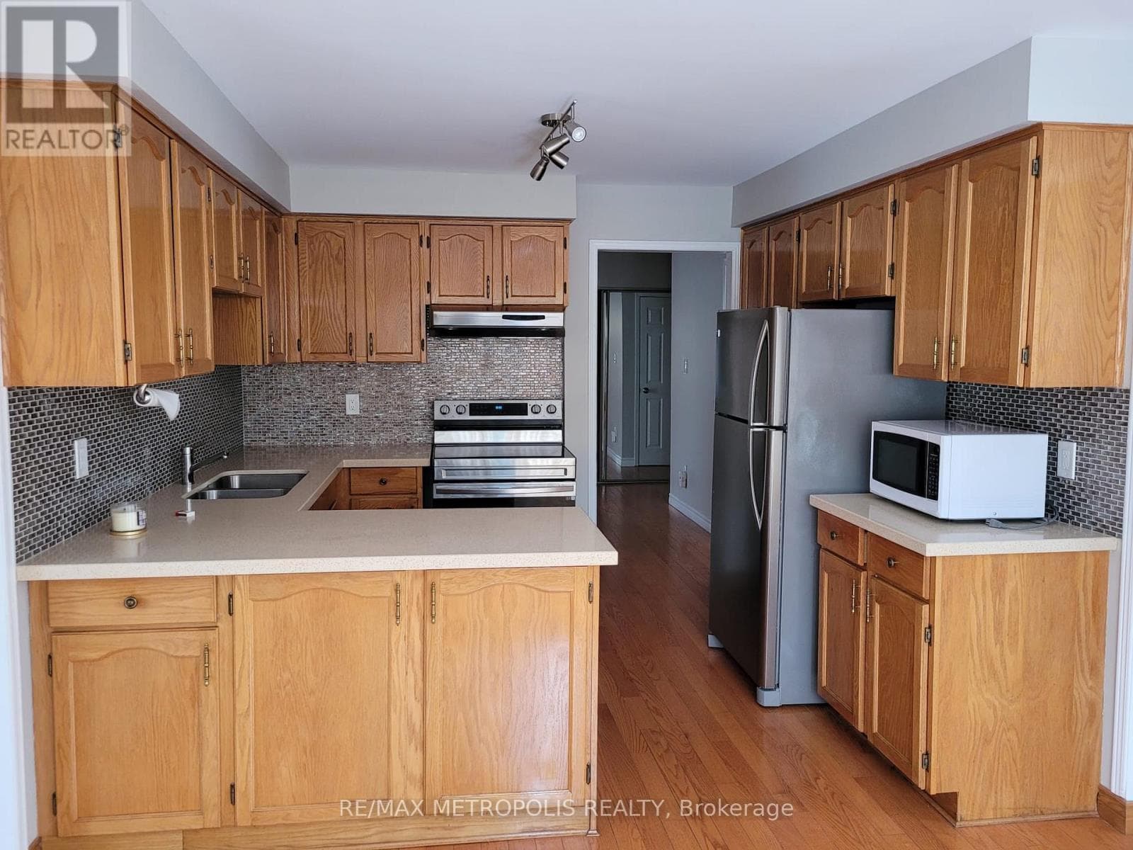 Single Family at 83 Windrush Trail, Toronto (Highland Creek), Ontario - Photo 4 - RE/MAX Garden City Realty