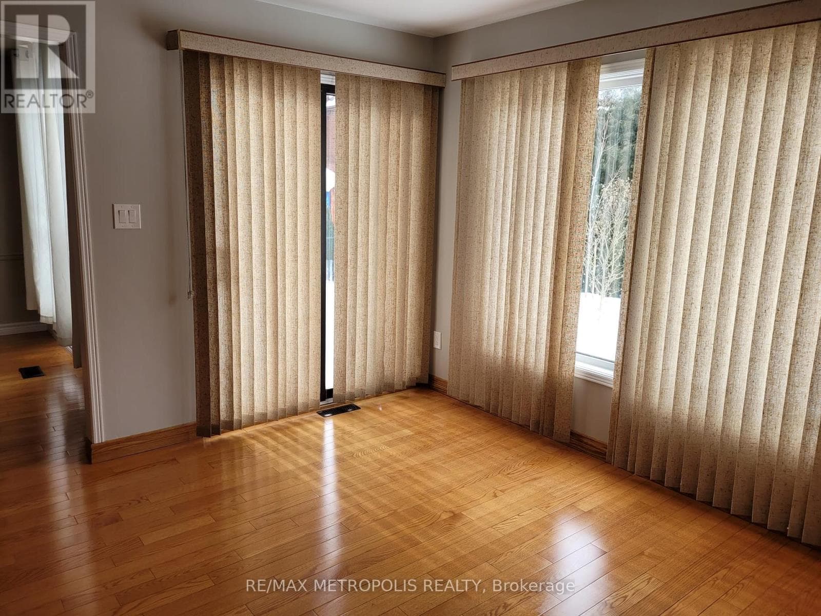 Single Family at 83 Windrush Trail, Toronto (Highland Creek), Ontario - Photo 5 - RE/MAX Garden City Realty