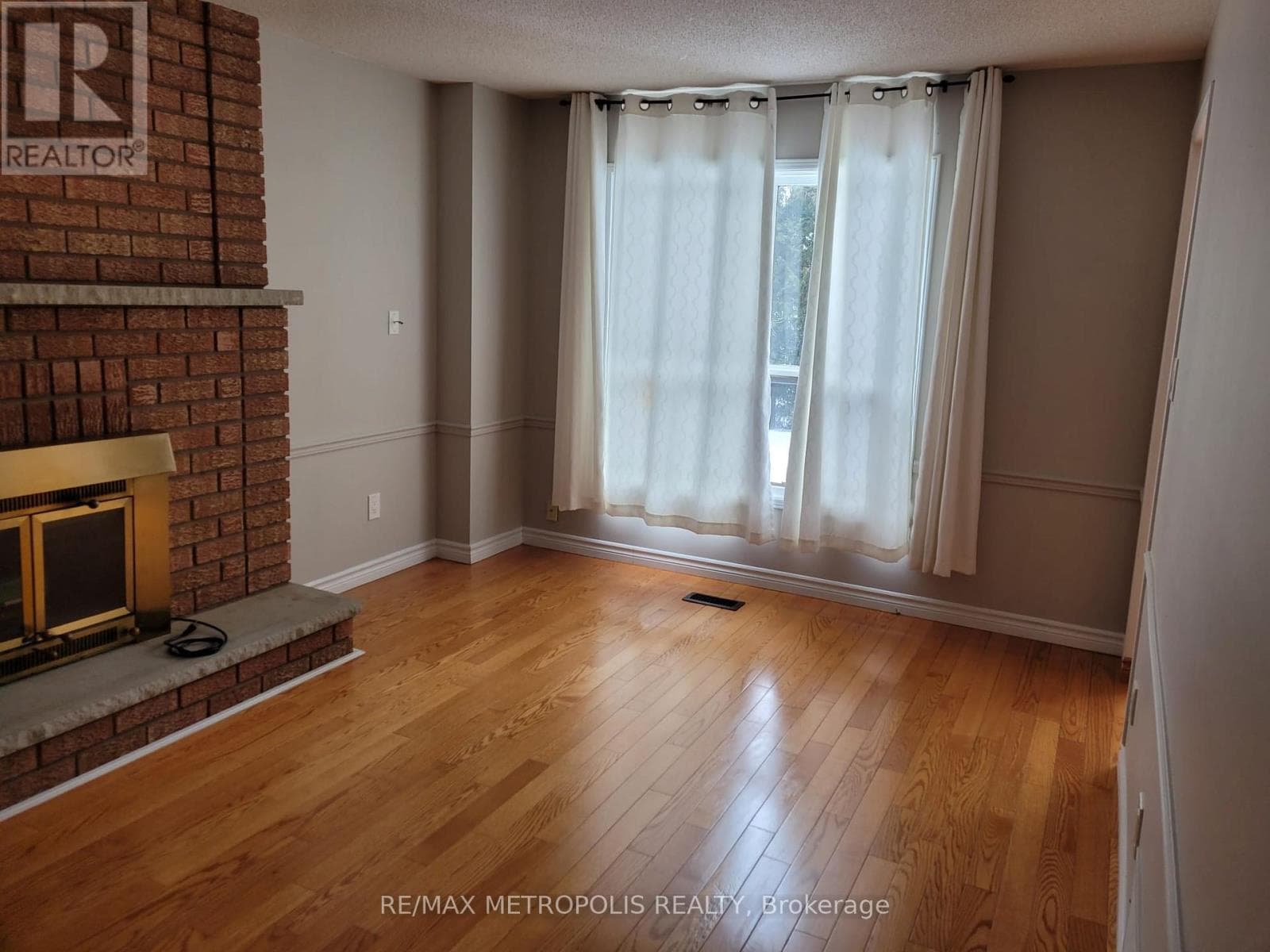 Single Family at 83 Windrush Trail, Toronto (Highland Creek), Ontario - Photo 7 - RE/MAX Garden City Realty