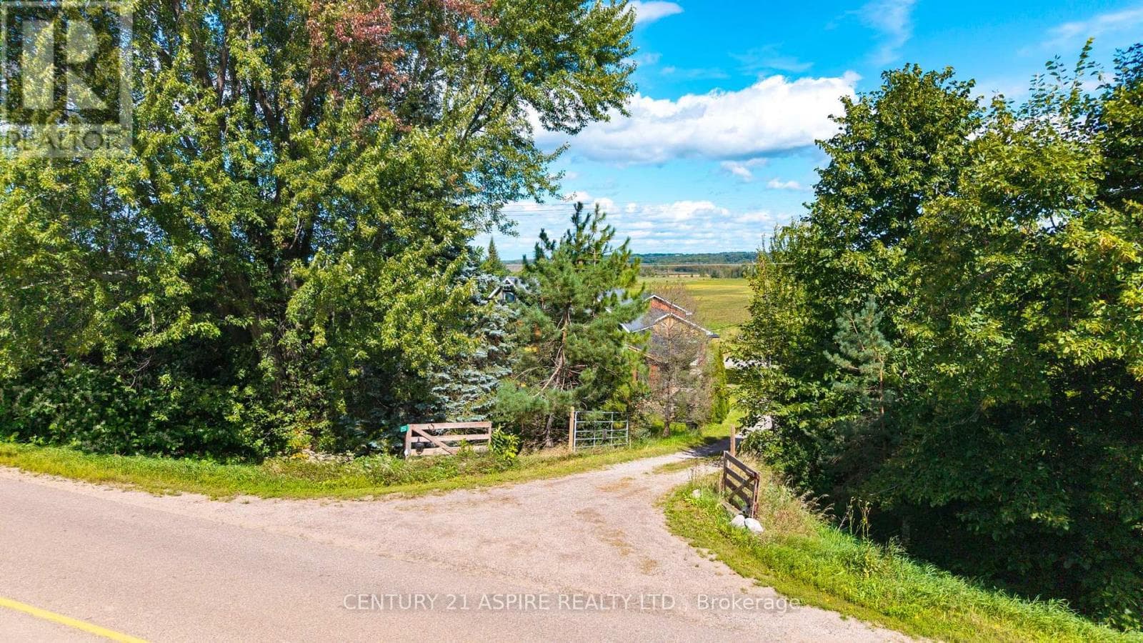 Single Family at 2552 Micksburg Road, Laurentian Valley, Ontario - Photo 2 - RE/MAX Garden City Realty