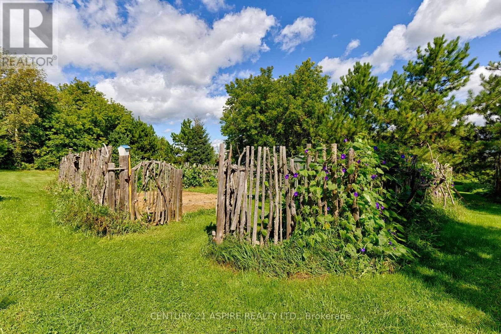 Single Family at 2552 Micksburg Road, Laurentian Valley, Ontario - Photo 9 - RE/MAX Garden City Realty
